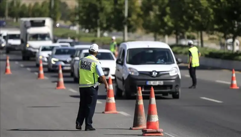 Tünel Eylemi: Konvoy Oluşturup Trafiği Durdurdular!