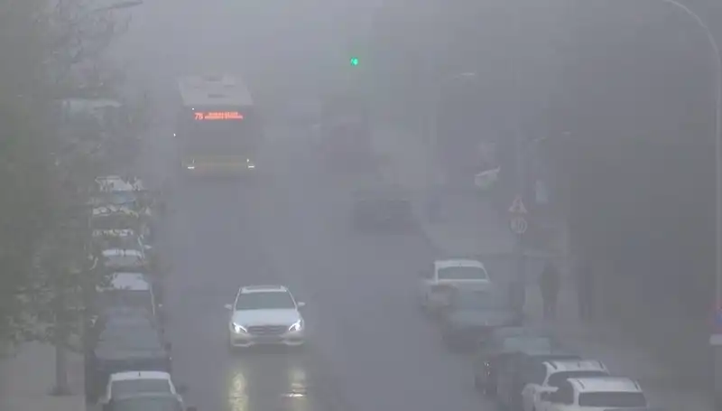 İstanbul'da Görüş Mesafesini Azaltan Sis Etkisini Sürdürüyor