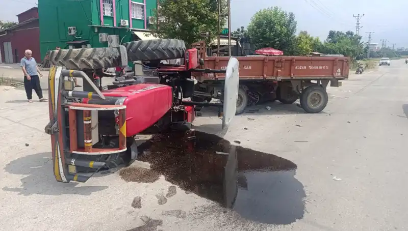 Otomobille Çarpışan Traktör Devrildi: İki Kişi Yaralandı, Olayın Sebepleri Araştırılıyor