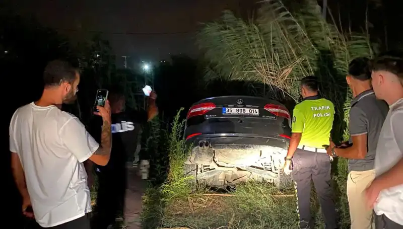 Trafik Magandası Dur İhtarına Uymadan Dere Yatağına Uçtu