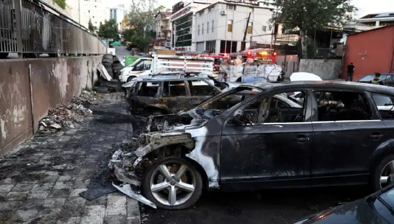 Sanayide Tamir Bekleyen Araçlar Alev Alev Yandı: Yangın Neden Oldu?