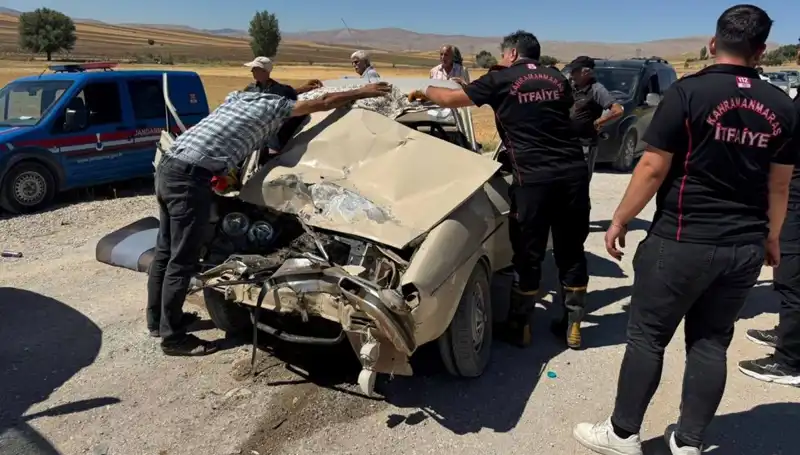 Kahramanmaraş’ta Trafik Kazası: Kamyonet ve Otomobil Çarpıştı, Yaralılar Var