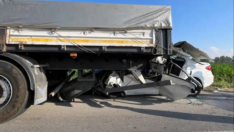 Sakarya'da Feci Kaza: Hayatını Kaybeden Bir Genç, Geride Trajedi Bıraktı