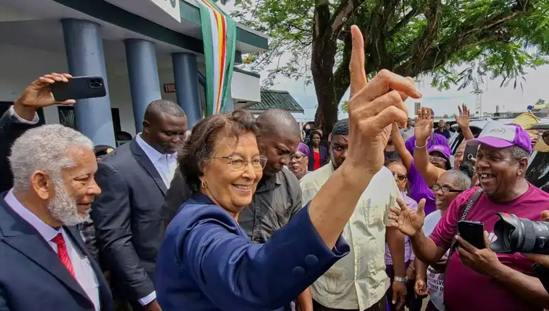 Surinam İlk Kadın Devlet Başkanını Seçerek Tarih Yazdı