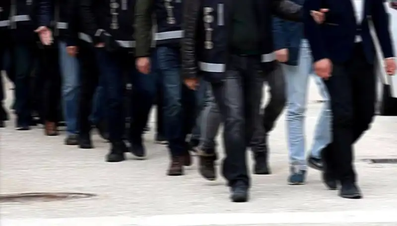 Kadın Profiliyle Tuzak Kurulan Dolandırıcılar, İstanbul’da Gasp Suçuna İmza Attı