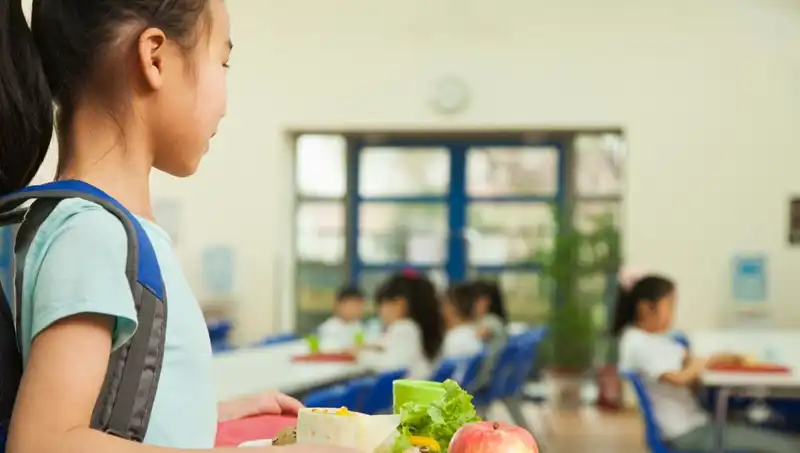İspanya'da Obeziteyle Mücadele İçin Radikal Karar: Yağlı Yiyecekler Menülerden Çıkarılacak