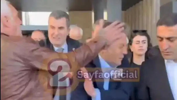 Özgür Özel'e AKM Çıkışında Şok Fiziksel Saldırı