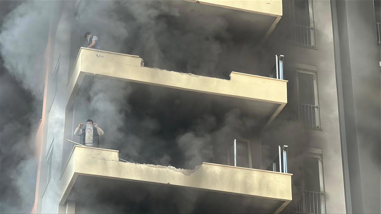 Antalya'da Otelden Yangın Alarmı!