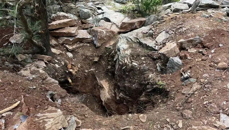Eski Vali ve Emekli Albay Define Avında Yakalandı: Olayın Şaşırtıcı Detayları