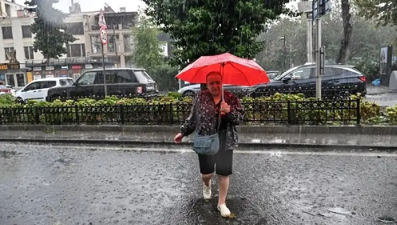 Sarı Kodlu Yağış Alarmı: Şehirlerde Su Baskınları Bekleniyor