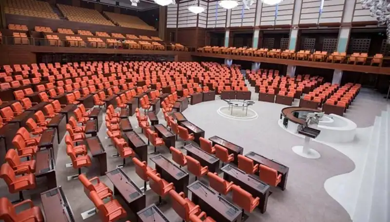 Siyasi Partilerin Bayramlaşma Programları Açıklandı: Merakla Beklenen Detaylar