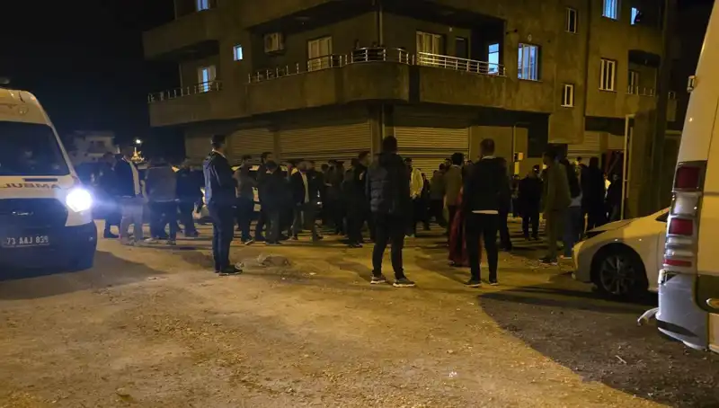 Şırnak'ta Taşlı ve Sopalı Kavga! Dört Yaralı Kişi Hastaneye Kaldırıldı