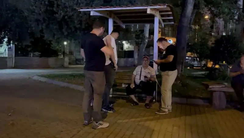 Kısmı Görme Kaybı Olan Adamın Telefonunu Çalan Hırsız: Şok Edici Olay