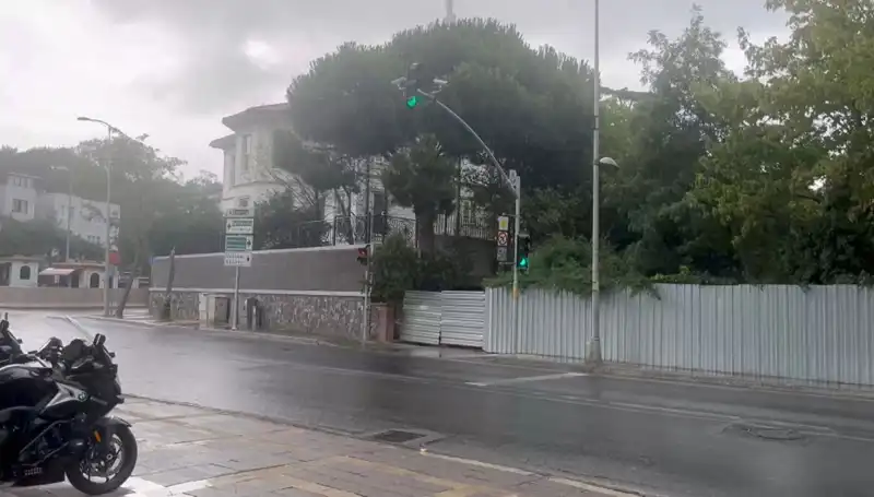 İstanbul'u Vuran Sağanak Yağış: Neler Oluyor?