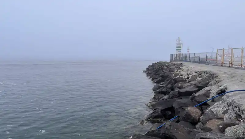 Çanakkale Boğazı'nda Sis Etkisi: Gemi Geçişleri Durduruldu!