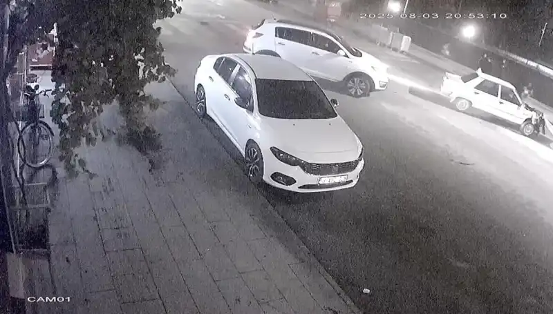 Yaya Geçidinde Korkunç Kaza: Yayaya Yol Vermek İsterken Çarpıldılar