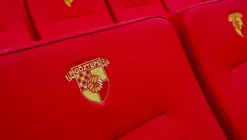 Göztepe, Genç Yıldızı Junior Olaitan ile Sözleşme İmzaladı!