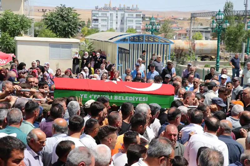 MHP'li Belediye Başkanı, Kalabalık Bir Katılımla Son Yolculuğuna Uğurlandı