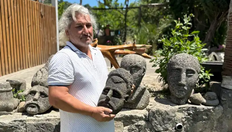 Üç Günde Yapıyor: Görenleri Tarihi Eser Zannettiren El Emeği