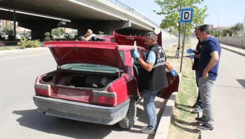 Akılalmaz Hırsızlık: Çaldığı Araçta Yakıt Bitince Yeni Araç Aldı!